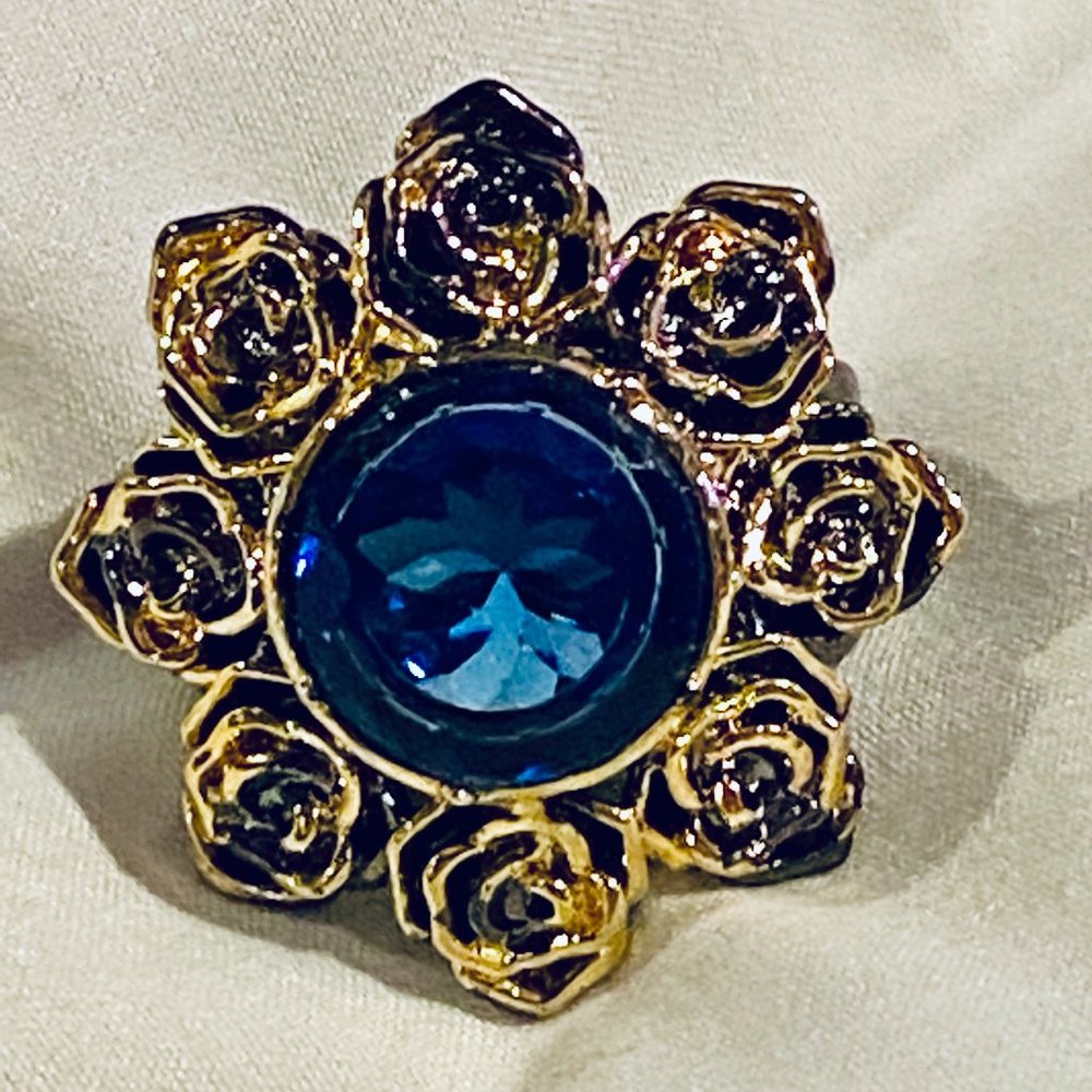Gold Flower Ring with Blue Center Stone Sz 9